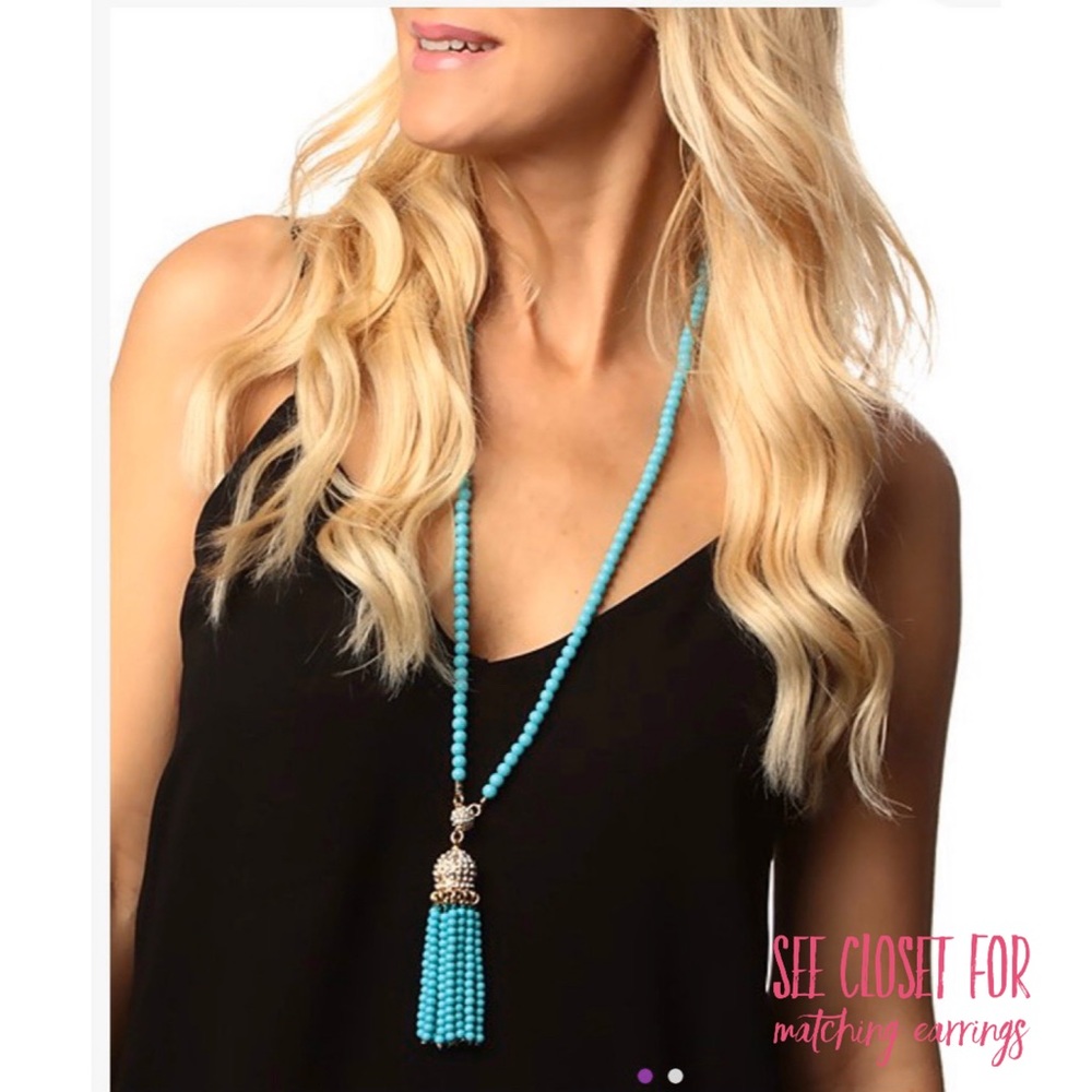 💙New💙 Teal & Goldtone Bead drop earrings